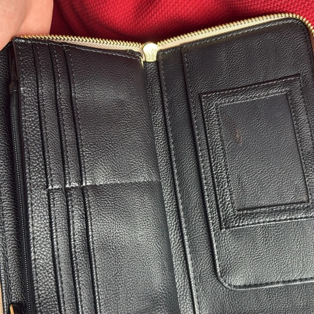 Elegant Cream Wallet with Heart Design